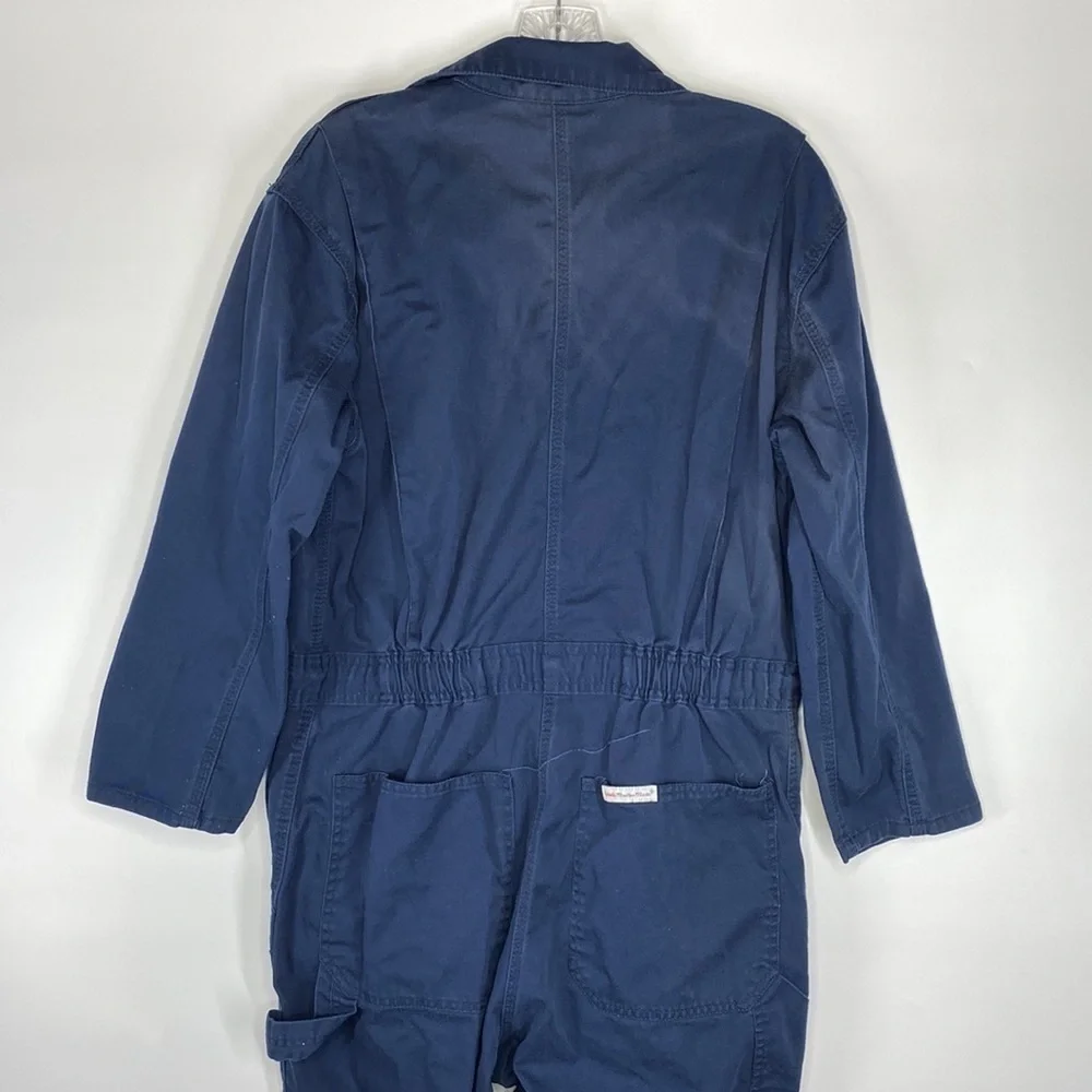 Walls navy blue